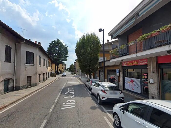 Appartamento bilocale in affitto in Via Achille Grandi, Cabiate