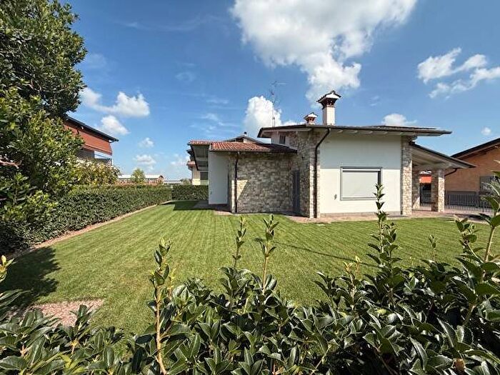 Casa con 5 locali in vendita in Centro, Bolgare