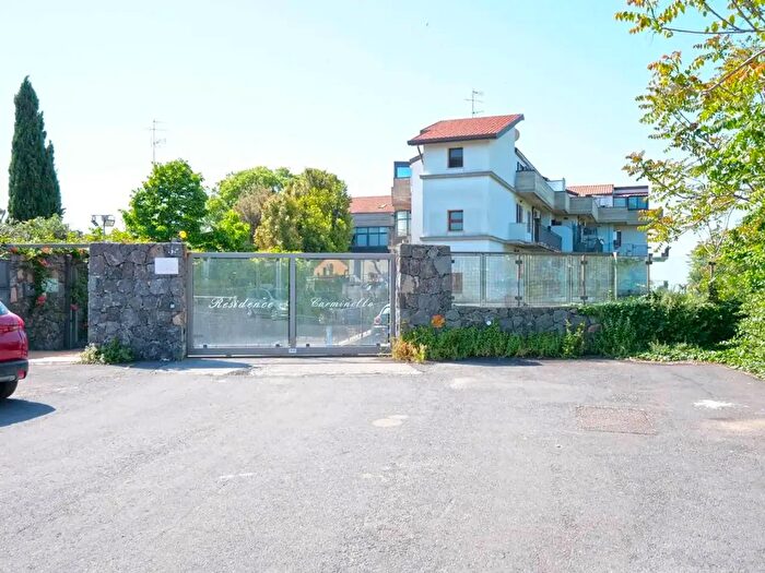 Appartamento con 6 locali in vendita in Via Carminello, Valverde