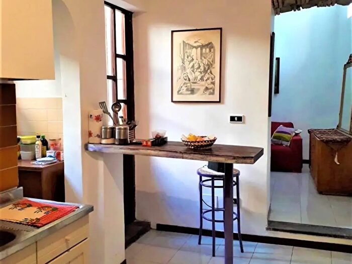 Appartamento quadrilocale in vendita in Via Annio, Viterbo