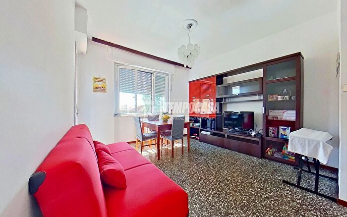 Appartamento trilocale in vendita in Via Giuseppe Pirovano, Legnano