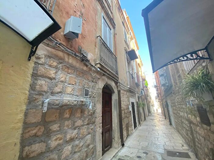 Appartamento bilocale in vendita in Vico Salomone, Barletta