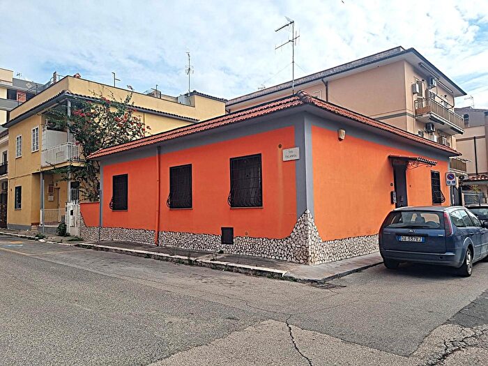 Casa con 5 locali in vendita in Via Liguria, Aprilia