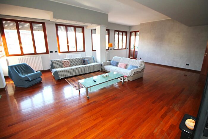 Appartamento quadrilocale in vendita in Via Alberto da Giussano, Rescaldina