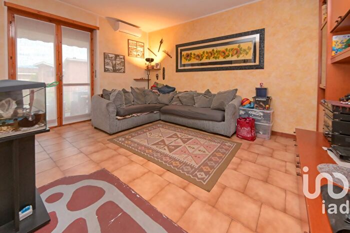 Appartamento con 5 locali in vendita in Via Dante Alighieri, Venaria Reale