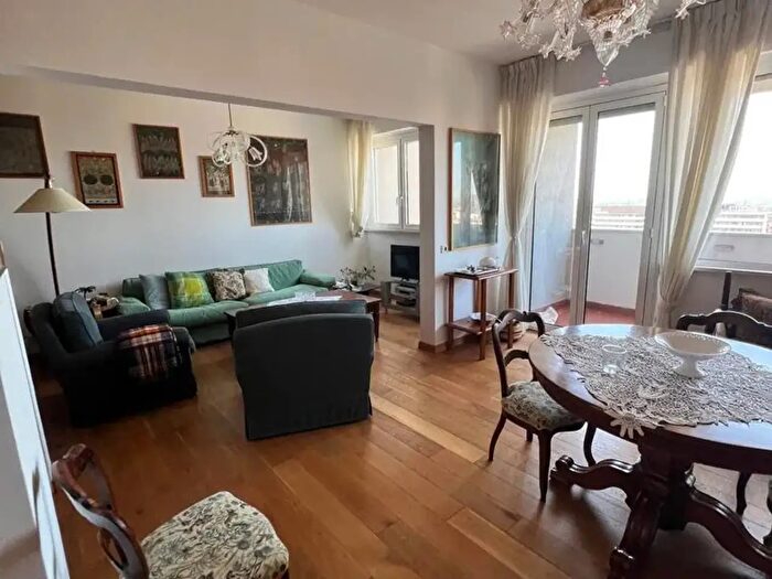 Appartamento quadrilocale in vendita in Via Sorelle Tetrazzini, Roma
