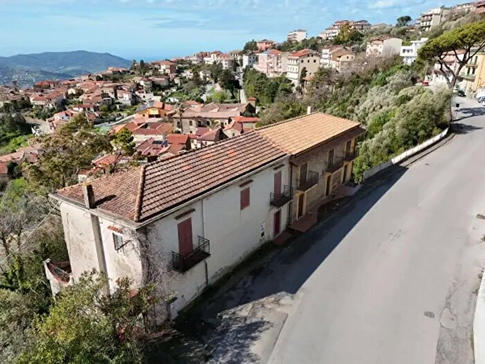 Casa con 6 locali in vendita in Corso Giuseppe Mazzini, Ogliastro Cilento