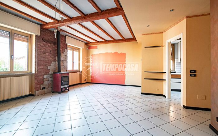 Appartamento trilocale in vendita in Via Roma, Bariano