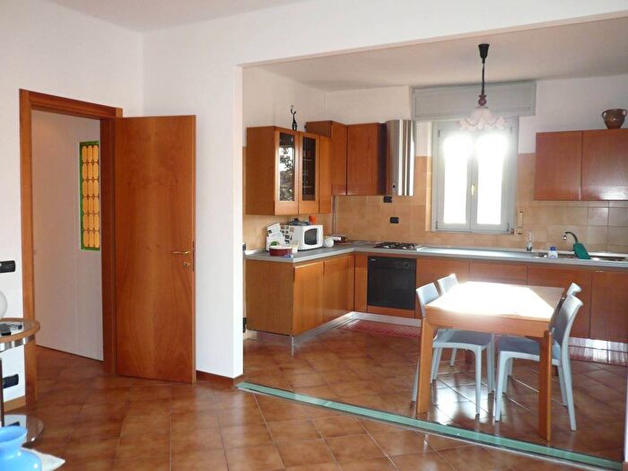 Appartamento con 5 locali in affitto in Colognola, Bergamo