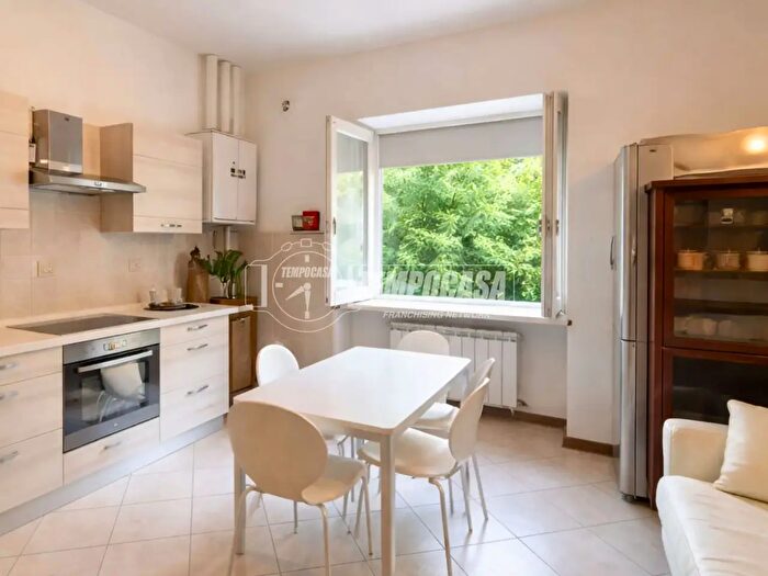 Casa bilocale in vendita in Via delle Corti, Brivio