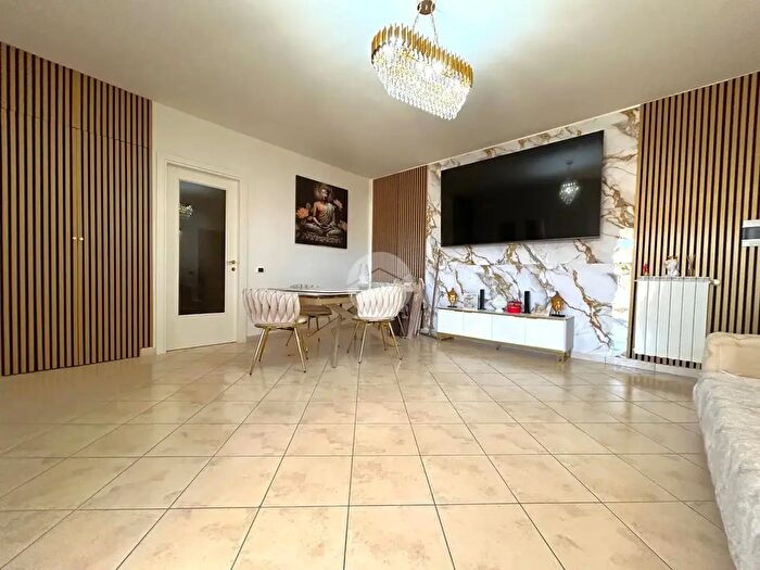 Appartamento trilocale in vendita in Via Emilio Praga, Anzio