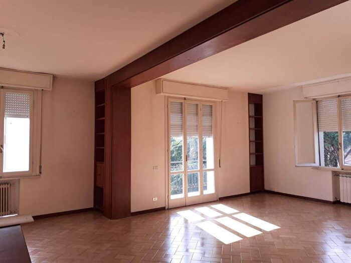 Appartamento con 5 locali in affitto in Via Carlo Cattaneo, Centro, Santa Croce sull'Arno