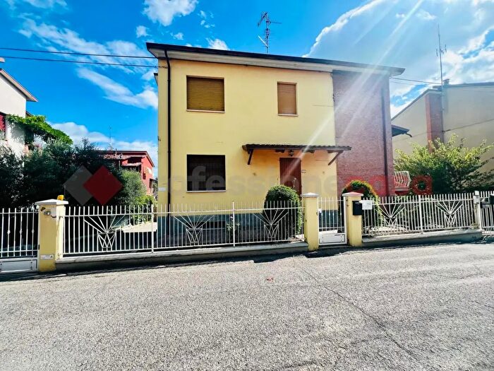 Casa con 5 locali in vendita in Via Verdi, Scandiano