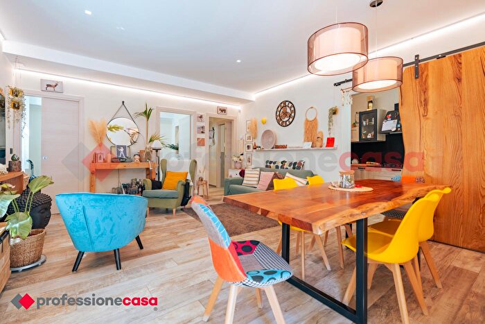 Appartamento con 6 locali in vendita in Via De Geneys, Pinerolo