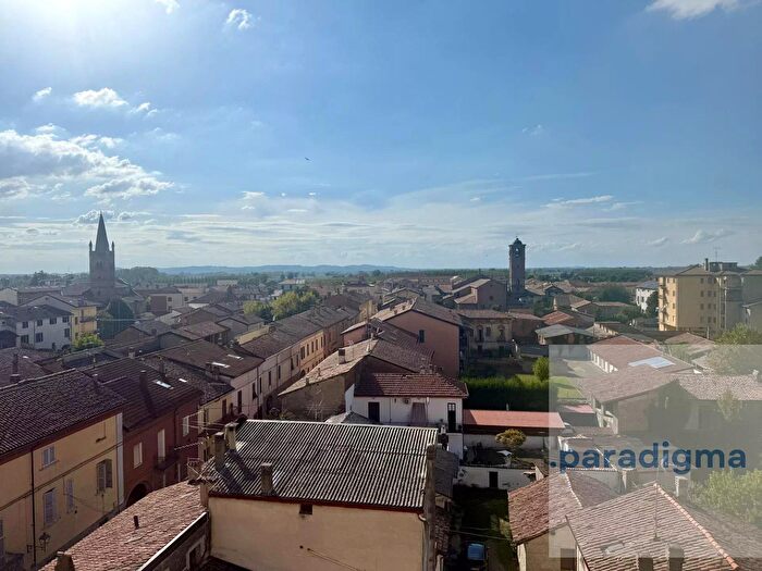 Appartamento trilocale in vendita in Sale