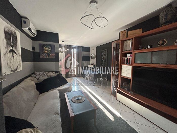 Appartamento trilocale in vendita in Via Aldo Moro, Piadena Drizzona