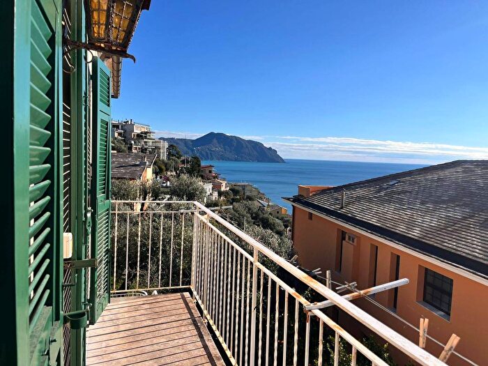 Appartamento con 5 locali in affitto in Via Milite Ignoto, Centro, Pieve Ligure