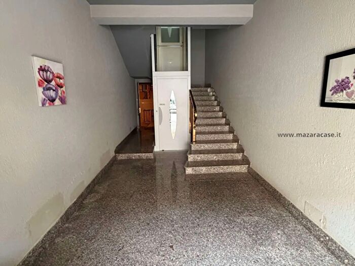 Casa con 14 locali in vendita in Via Salemi, Mazara Del Vallo