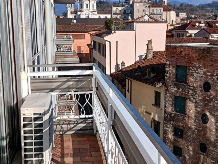 Appartamento con 5 locali in affitto in Via Pietro Bulloni, Magenta Arnaldo, Brescia