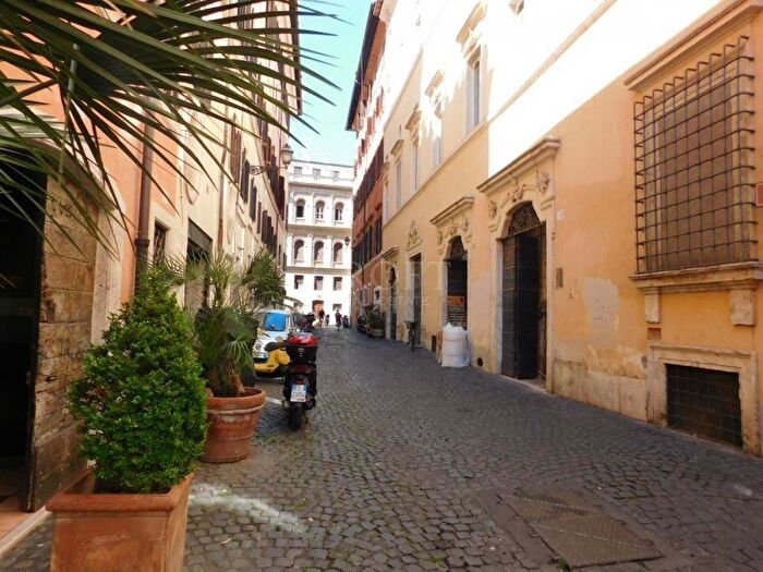 Appartamento trilocale in affitto in Campo de Fiori, Roma