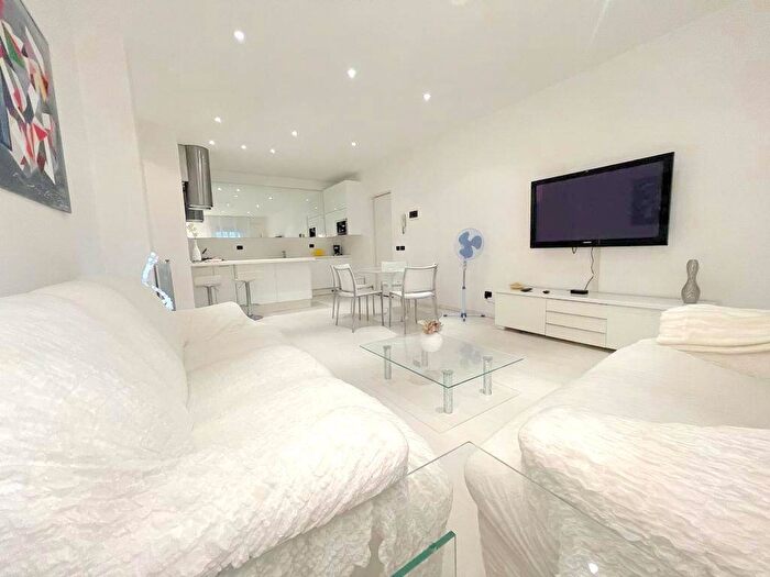 Appartamento trilocale in affitto in Via Andrea Roccatagliata, Centro, Santa Margherita Ligure