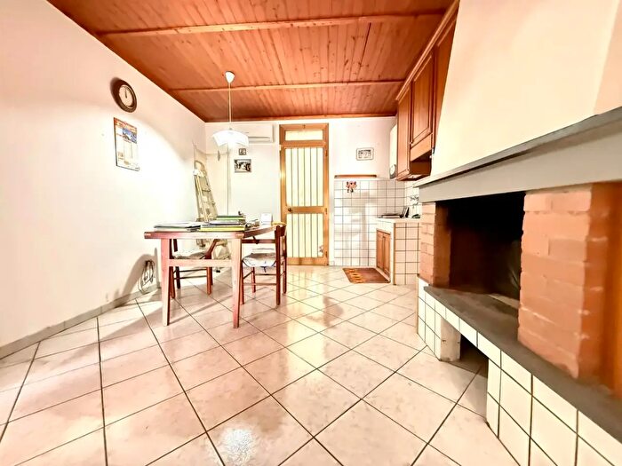 Casa con 7 locali in vendita in Ponsacco