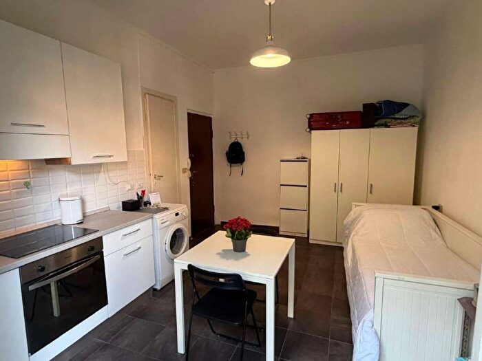 Appartamento monolocale in affitto in via Lazzaro Papi, Porta Romana Medaglie d'Oro, Milano