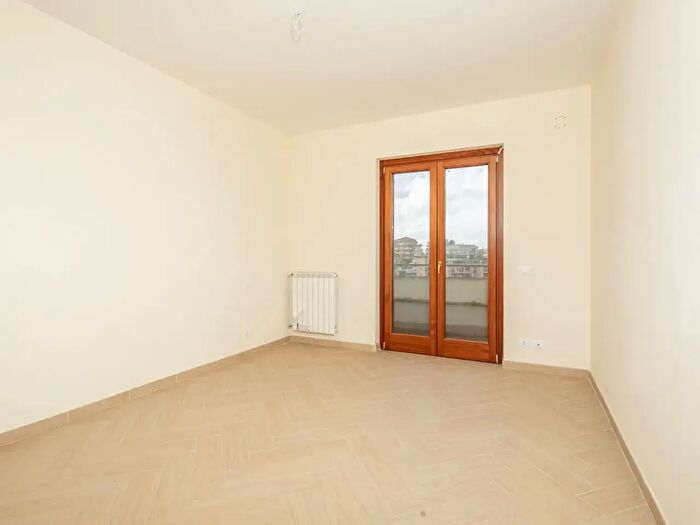 Appartamento trilocale in vendita in Via Anna Lorenzetto, Roma