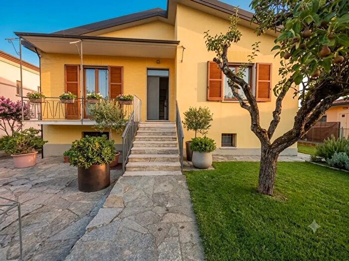 Casa con 5 locali in vendita in Begoglio, Santa Maria Della Versa