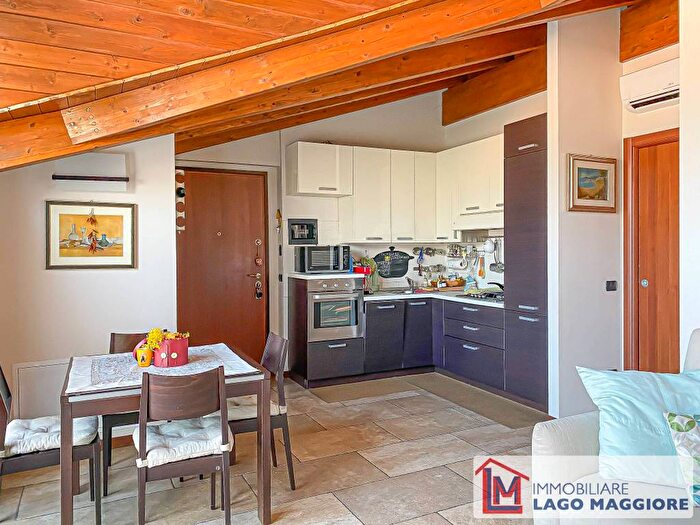 Casa trilocale in affitto in Via Lombardia, Sesto Calende