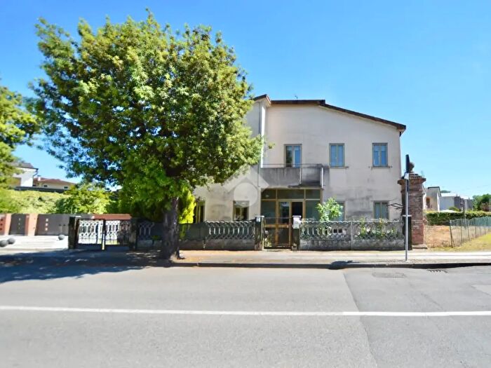 Casa quadrilocale in vendita in Viale Roma, Torre Di Mosto