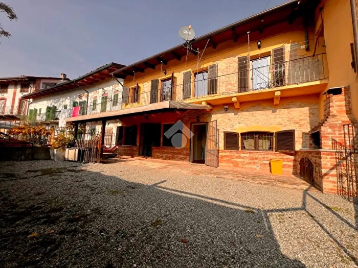 Casa con 5 locali in vendita in Via Piave, Cocconato