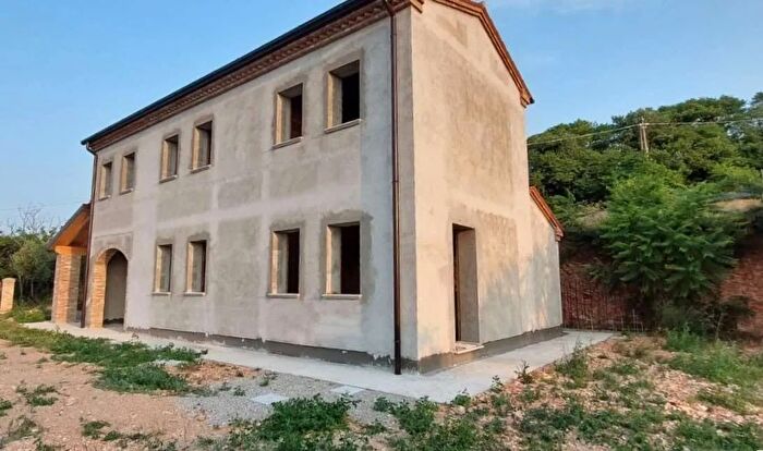 Casa con 10 locali in vendita in Via Spinei Snc, Arqua Petrarca