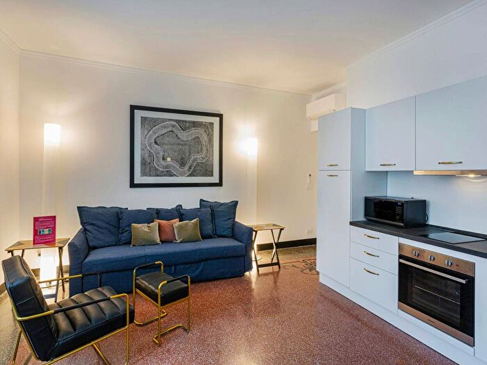 Appartamento monolocale in affitto in Piazza Bandiera, Carmine, Genova