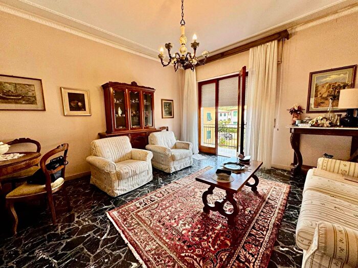 Appartamento con 5 locali in vendita in Porto Azzurro