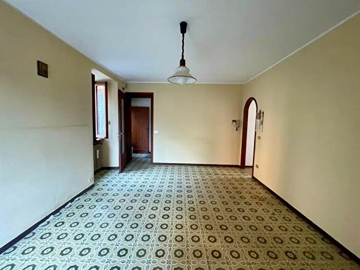 Casa trilocale in vendita in Via Tabacchi, Valganna