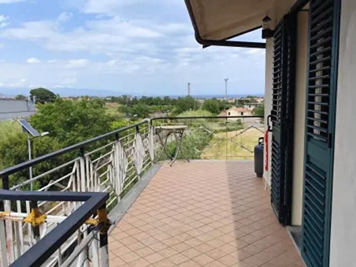 Appartamento trilocale in affitto in Via Sandro Pertini, San Sostene