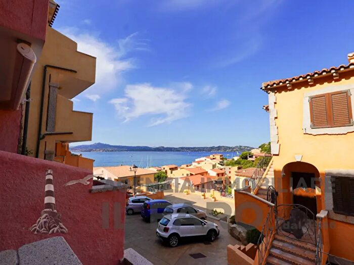 Appartamento trilocale in vendita in Via Barrettini, La Maddalena