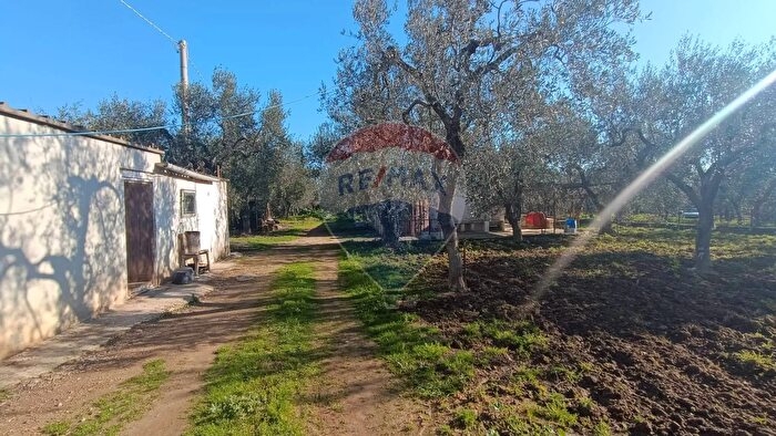 Casa bilocale in vendita in Contrada Varcaro Snc, Monte SantAngelo
