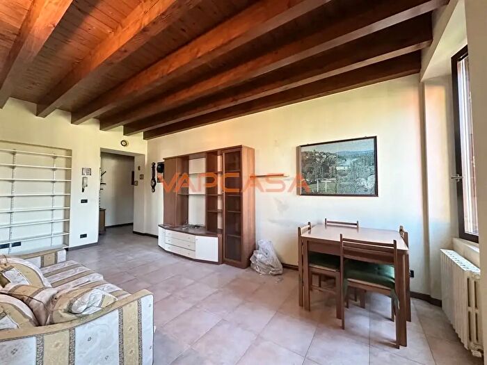 Appartamento bilocale in vendita in Via Lurano, Brignano Gera DAdda