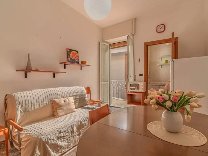 Appartamento trilocale in vendita in Via Gaetano Donizetti, Loano