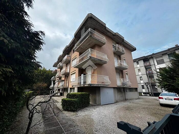 Appartamento quadrilocale in vendita in Via Falloppio, Schio