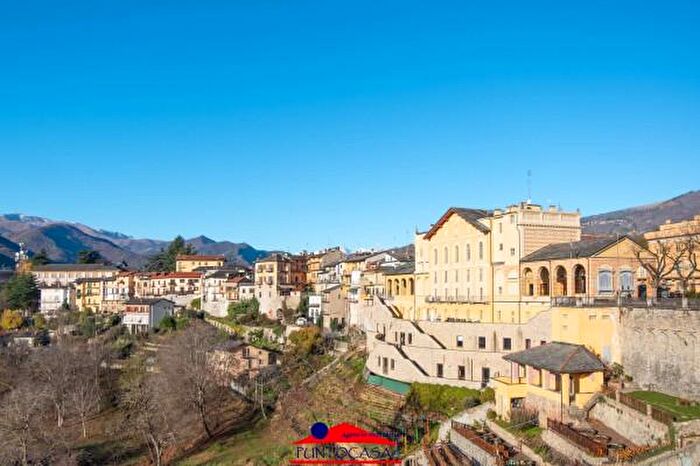 Appartamento con 6 locali in vendita in Via Caraglio, Dronero