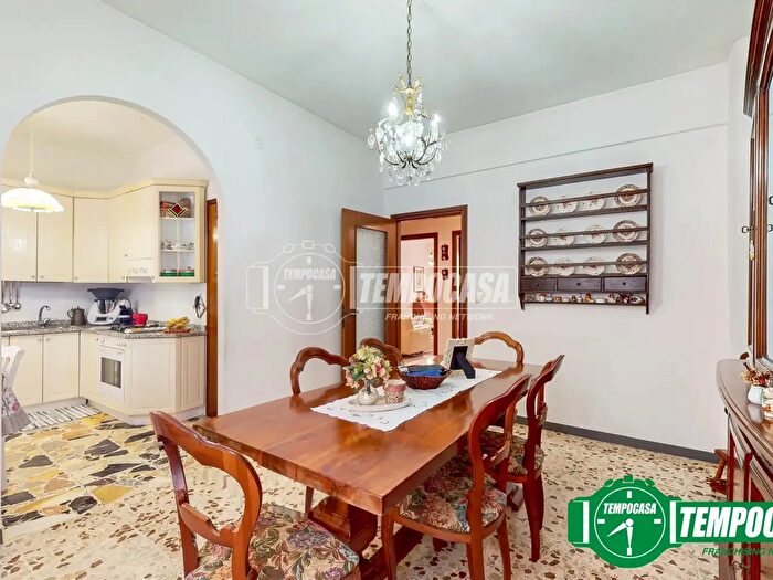 Appartamento con 6 locali in vendita in Via Guglielmo Marconi, Ovada