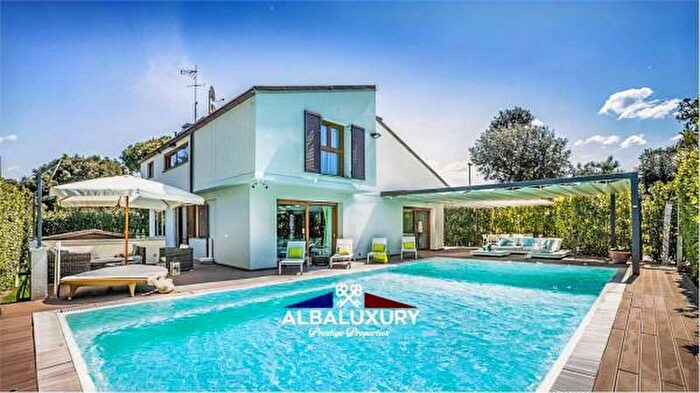 Casa con 6 locali in vendita in Via delle Viole, Pisa