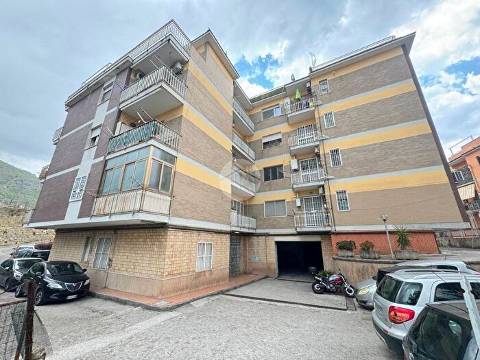 Appartamento trilocale in affitto in Via domitiana, Arco Felice, Pozzuoli