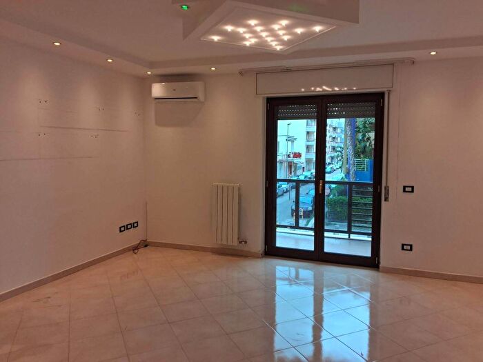 Appartamento quadrilocale in affitto in Via Venezia, Solito Corvisea, Taranto