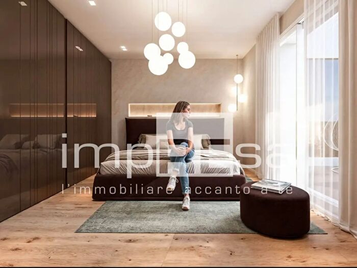 Appartamento con 5 locali in vendita in Via Ghirada, Treviso
