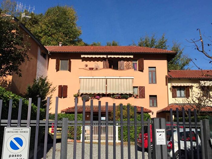 Appartamento trilocale in affitto in Centro, Castiglione Torinese