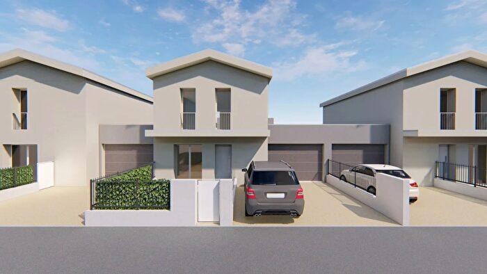 Casa quadrilocale in vendita in Via Tuzzi, Schio